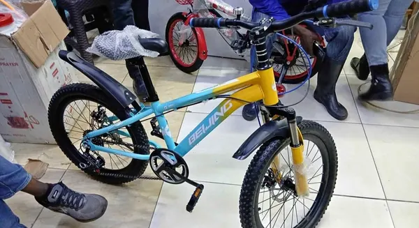 Beijing size 20 mountain bike blue yellow