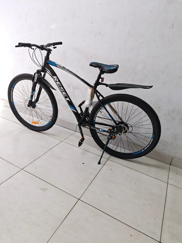Reset 29-inch mountain bike from the side, facing left