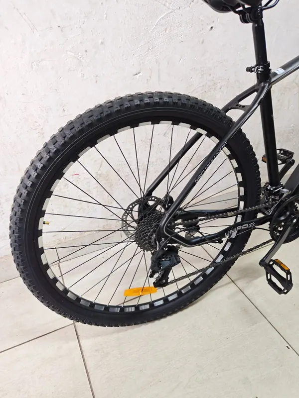 All-terrain back tyre of the Unirox 29-inch bike